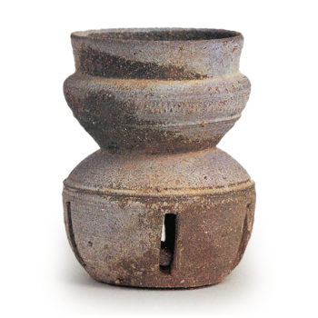 須恵器 鈴台付小壺
