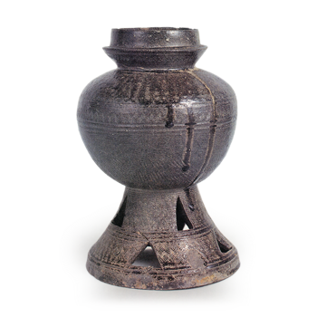 須恵器 台付壺