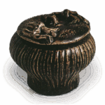 瀬戸铁釉千叠纹盒