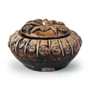 瀬戸铁釉花卉纹容器