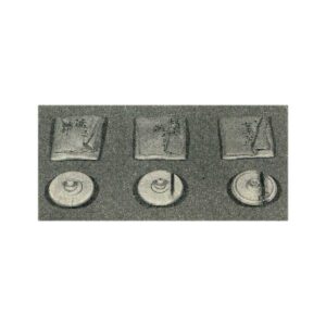 盖 四片
窠 与图上肩冲相配的原盖
杯托 古式盖
窠 利休喜好
无窠 织部喜好