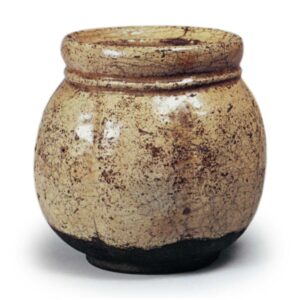 白釉阿古陀形香炉