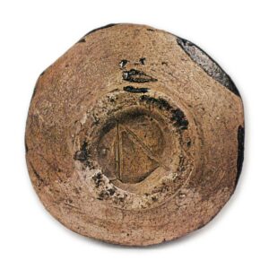 黑织部网干纹茶碗