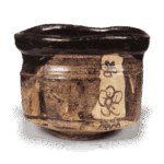 黑织部梅花纹茶碗