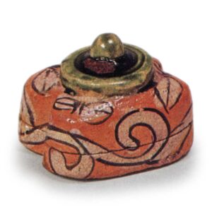 织部唐草纹分铜形香合