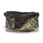 黑织部木叶纹沓茶碗