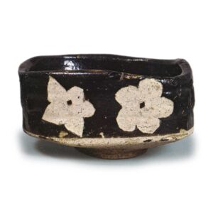 黑织部四方茶碗