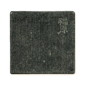 内箱 桐春庆涂 金粉字形