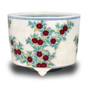 色锅岛彩绘蔓花纹香炉