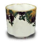 色绘唐草纹猪口