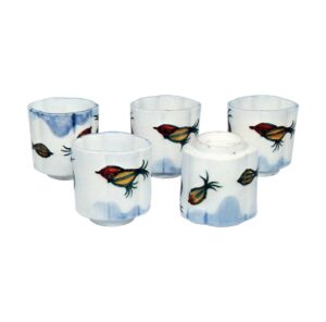 色绘山楯子纹猪口杯