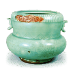 青瓷铁釉牡丹唐草纹带耳水指