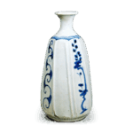 染付梅唐草文酒壶