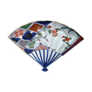 色绘秋草纹扇形盘