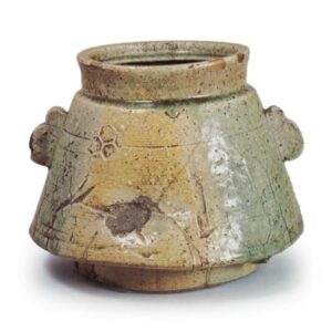 伊贺耳付扇形水指