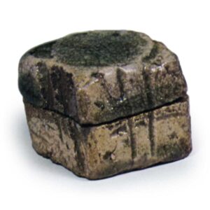 伊贺伽蓝石形香合