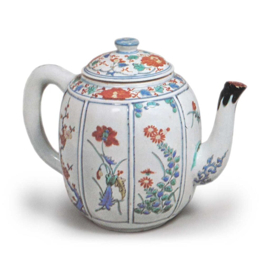 彩绘草花纹水注