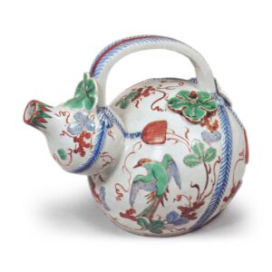 色绘葡萄鸟纹酒壶