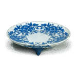 锅岛青花七宝唐草纹三足盘