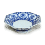 锅岛青花唐草纹盘