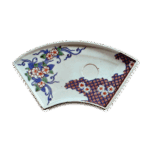 锅岛彩绘樱花七宝地纹扇形盘