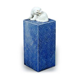 锅岛青花狮子饰印章底座