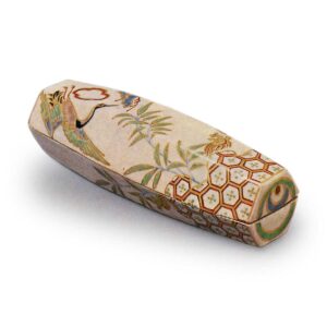 仁清色绘振振香合