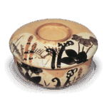 乾山锈绘染付春草纹盖碗