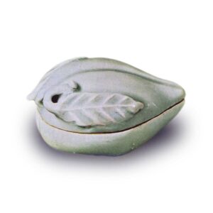 青瓷　桃形（大）