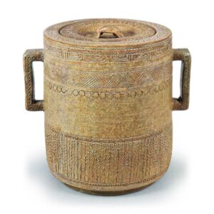 雕三島写耳水指