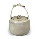 銹絵染付雷文手付水指