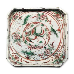 吴州赤绘写四方隅切平鉢