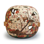 彩绘樱枫透雕香炉