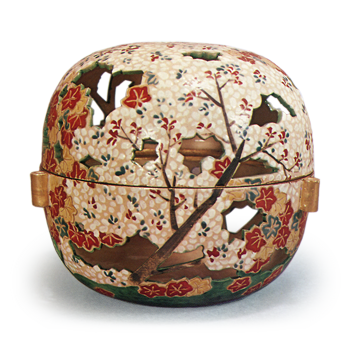 彩绘樱枫透雕香炉