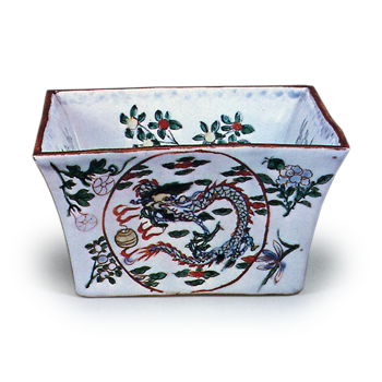 中国陶磁器　万歴赤絵　水注 万暦赤絵枡水指 ばんれきあかえますみずさし | 鶴田 純久の章 お話