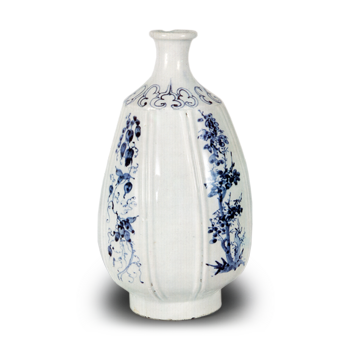 染付花弁文徳利