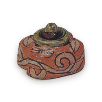 織部 唐草文 分銅形 香合