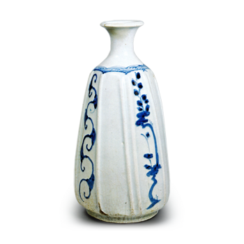 染付 梅唐草文 徳利