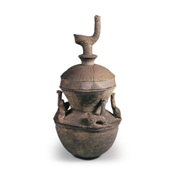 須恵器 鹿鈕蓋付装飾壺