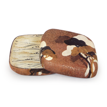 銹絵染付金銀彩松波文蓋物