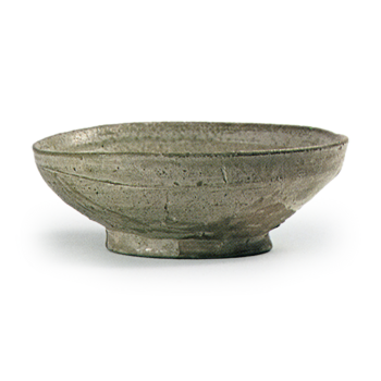 灰釉 椀・同底裏
