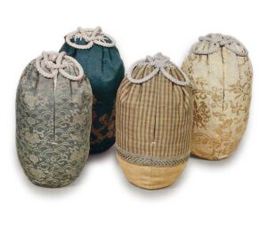 白地小牡丹
望月間道
清水切梅紋菊紋
三雲屋純子